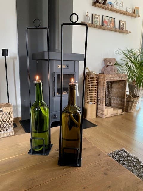 Olielampen in wijnfleshouder