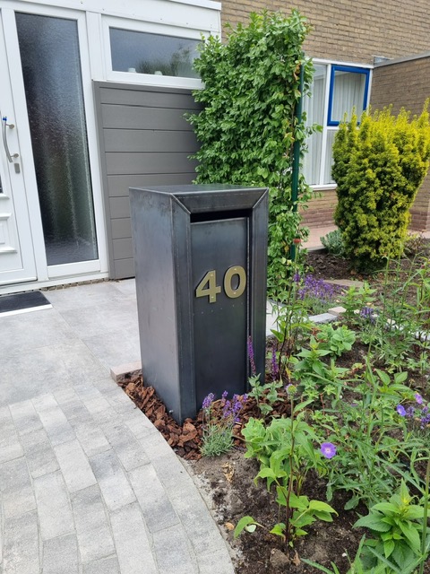 Cortenstalen brievenbus