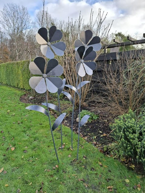 Stalen tuinbloem
